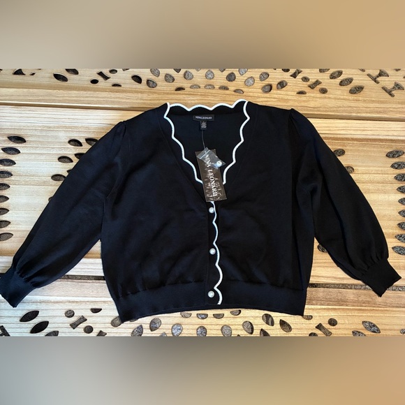 ✨NWT✨ Nina Leonard Black Cardigan with Scalloped White Trim and Pearl Buttons - Picture 4 of 8